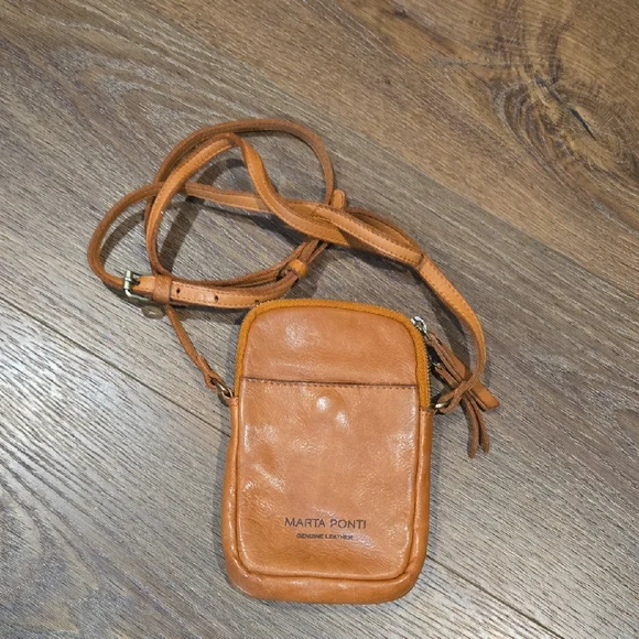 MARTA PONTI GENUINE LEATHER UNISEX CROSSBODY BAG. #7487 - Picture 2 of 7